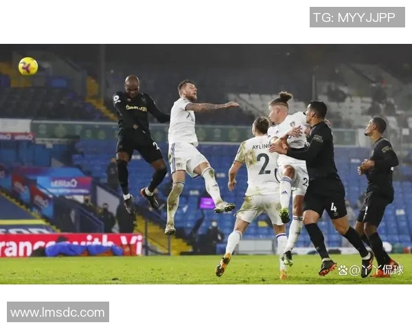 伯明翰与利兹联激战正酣比分悬念引人关注