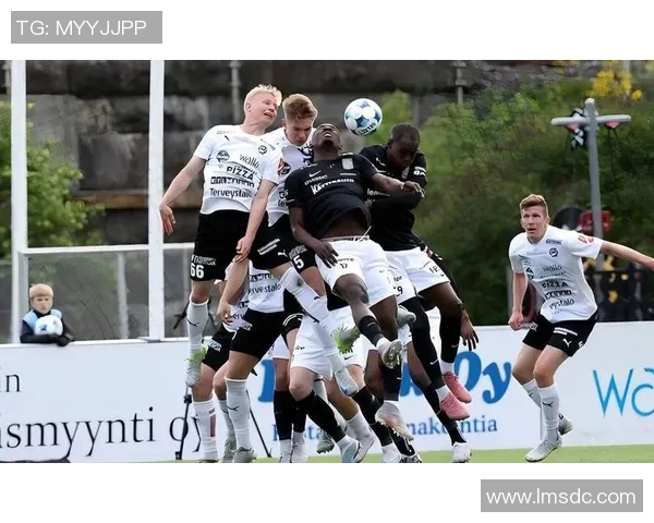 埃门主场迎战兹沃勒全力争胜双方球员状态分析与比赛前瞻 埃门主场迎战兹沃勒全力争胜双方球员状态分析与比赛前瞻