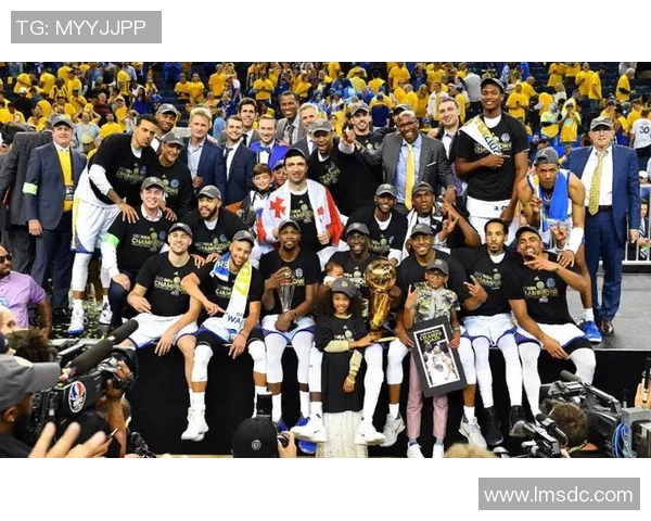 2017年NBA总决赛骑士与勇士激战精彩回顾与赛后分析