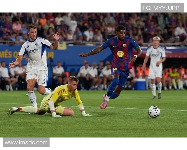 巴萨与曼联激战正酣直播吧全程跟踪精彩赛事分析与球员表现解读