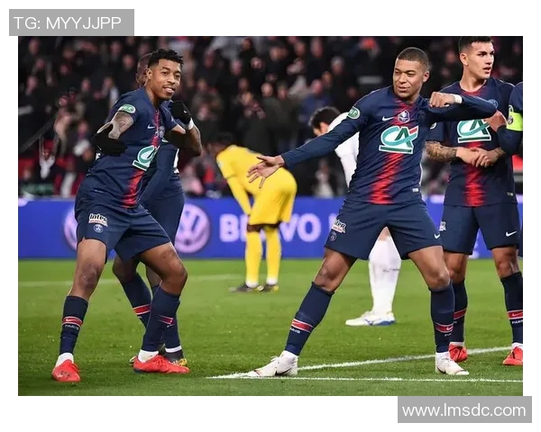 曼联与圣日耳曼历史交锋战绩分析及精彩瞬间回顾