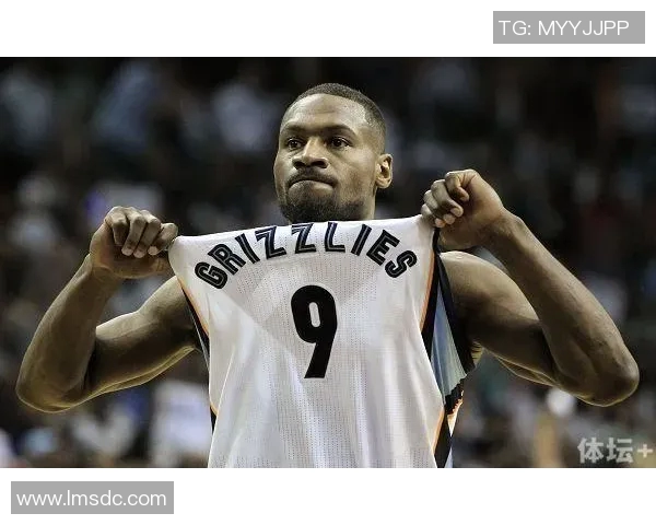 灰熊与小牛激战末节精彩瞬间回顾与分析