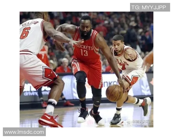 火箭与雷霆对决胜分差分析及比赛精彩瞬间回顾