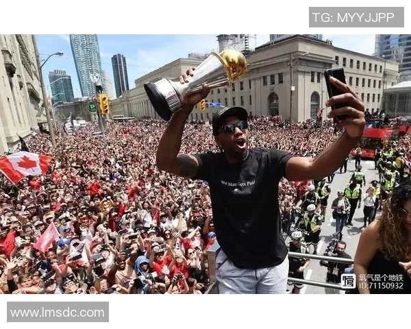 莱昂纳德带领球队挑战勇士再度上演激烈对决引发球迷热议