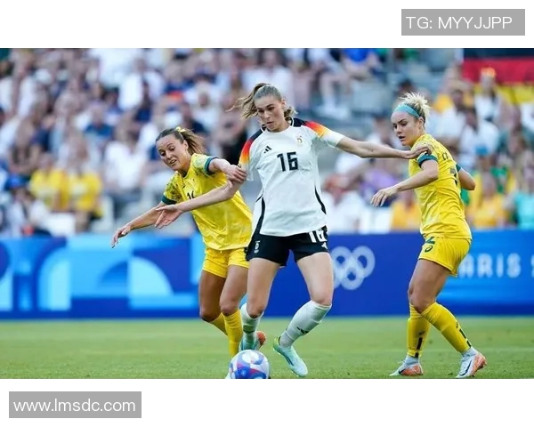 奥运女足精彩对决德国队与加拿大队争锋相对展现巅峰实力