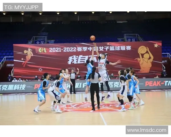 广东女篮与八一女篮激战正酣精彩对决引发球迷热烈关注与期待