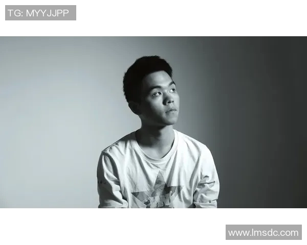 张宁:从青涩少年到职场精英的奋斗历程与成长故事