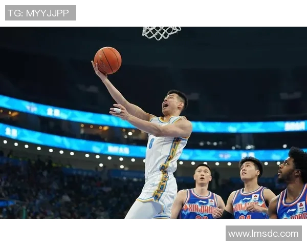 方硕的篮球之路：从青涩新秀到球队核心的成长历程与心路历程